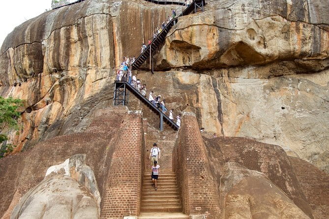 2 Night /3 Days-Highlights of Sri Lanka (Days Can be extended) - The driver makes or breaks a short private tour