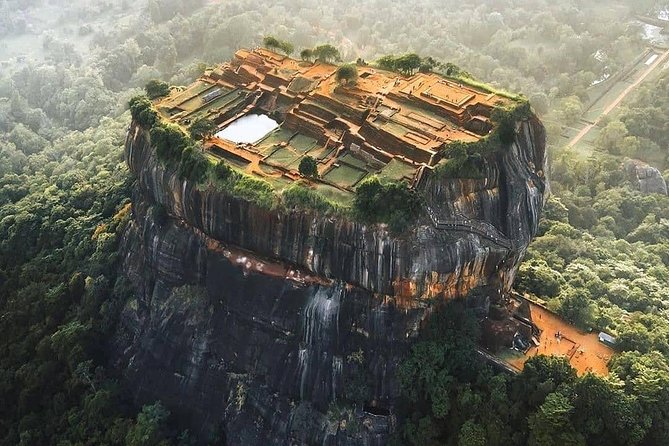 4 Days Tour to Kandy, Sigiriya & Nuwara Eliya - Day three: village life and the climb into tea country