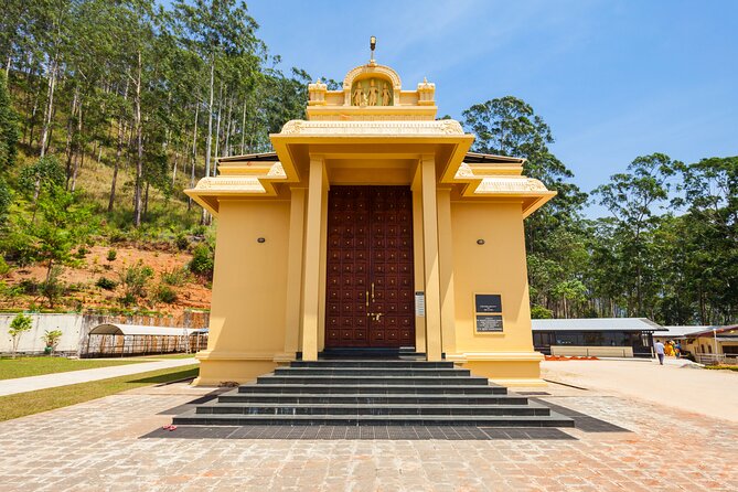 6 Days Private Vehicle with English Speaking Chauffeur - Day 6: Colombo’s religious and civic landmarks