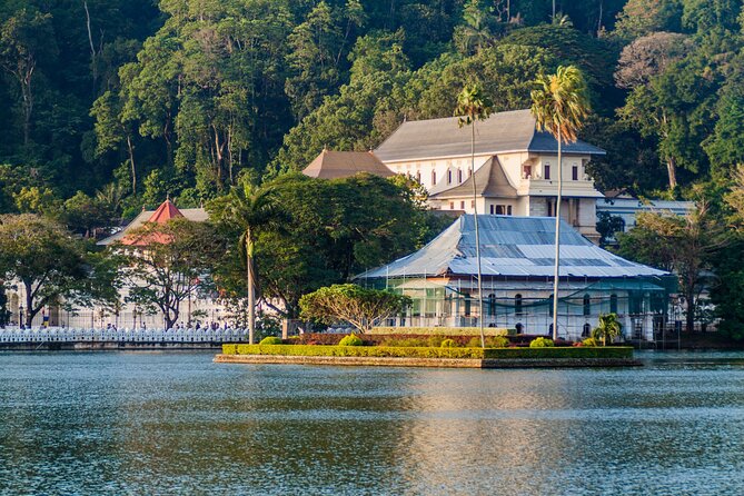 6 Days Private Vehicle with English Speaking Chauffeur - Day 2: Tea country around Gregory Lake and Nuwara Eliya