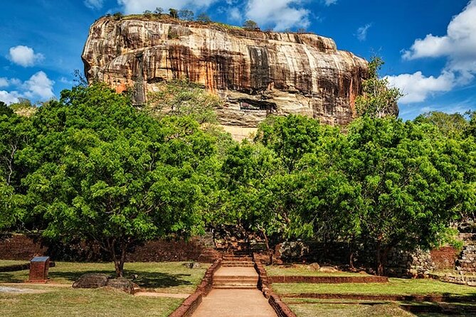 6 Days Tour of Sri Lanka - Ramboda, tea country, and Nuwara Eliya