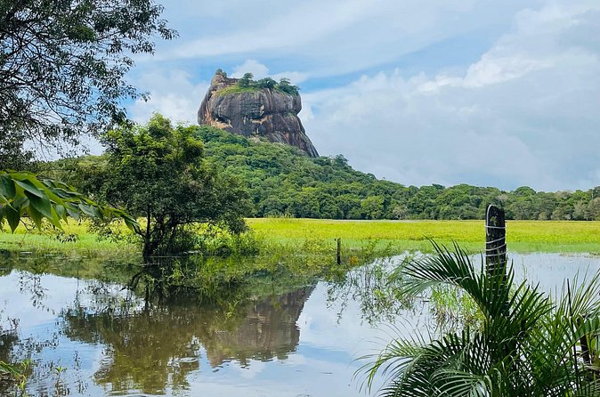 7 Days Sri Lanka Safari Tour - Day 4: Ella, Adam’s Peak, Rawana Falls, and the Nine Arches Bridge