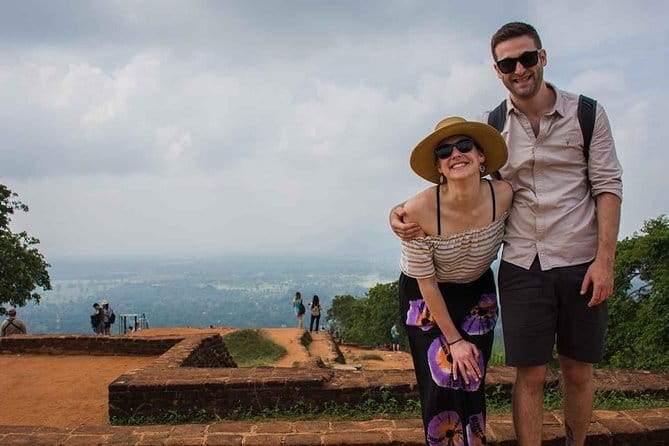 7 Days Sri Lanka Sightseeing Tour - Day 3: Ramboda Waterfall, tea country, and Nuwara Eliya