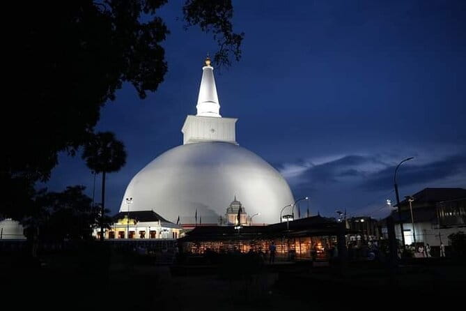 8 Days/ 7 Nights - Sri Lanka’s Culture Wildlife and Beaches - Day 2: Climbing Sigiriya and exploring Polonnaruwa