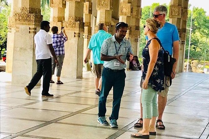 Airport Layover Colombo City tour - The Red Mosque in Pettah
