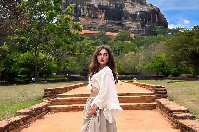Airport Transfer to Colombo Ella Galle Sigiriya Kandy and More - Ella and the road into the hill country