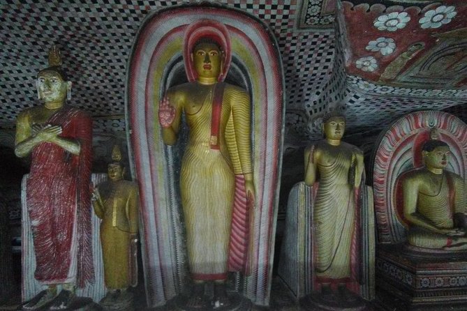 All inclusive Private Day tour Sigiriya, Dambulla & traditional village tour - A rural village visit with cooking, carts, and a lake