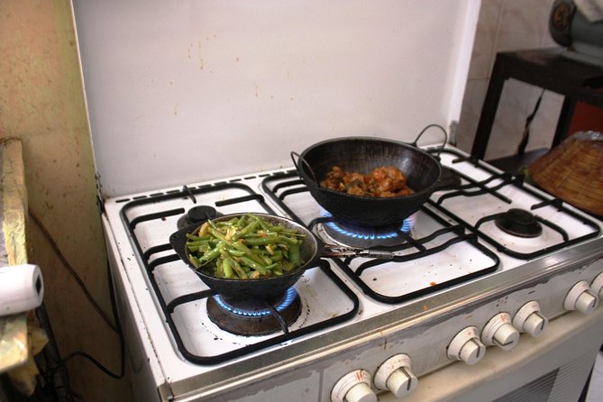 Authentic Sinhalese Cooking Class in Colombo with a Local Family - Kirulapone Market gives the meal a local starting point