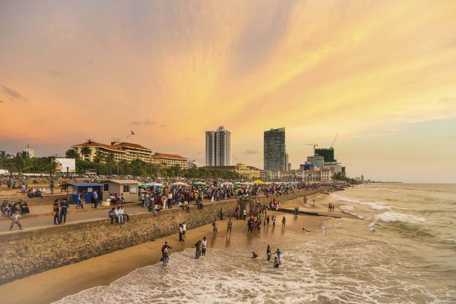 Colombo: All-Inclusive Morning & Afternoon Private City Tour - What the private car changes