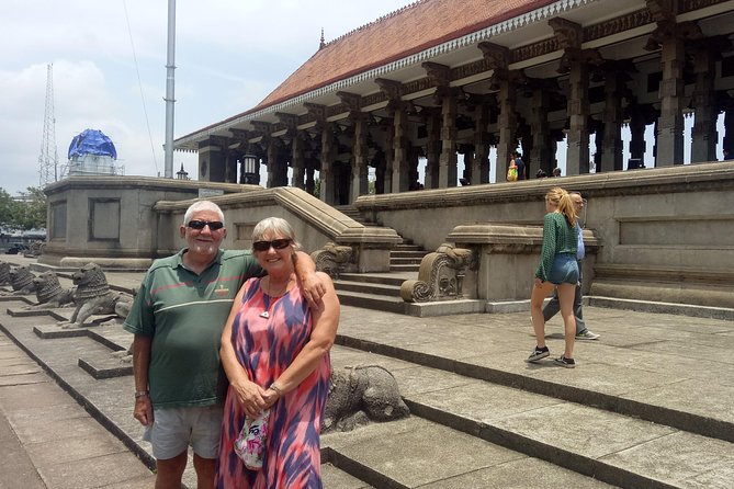 Colombo City Day Tour - Galle Face Green brings you to the coast