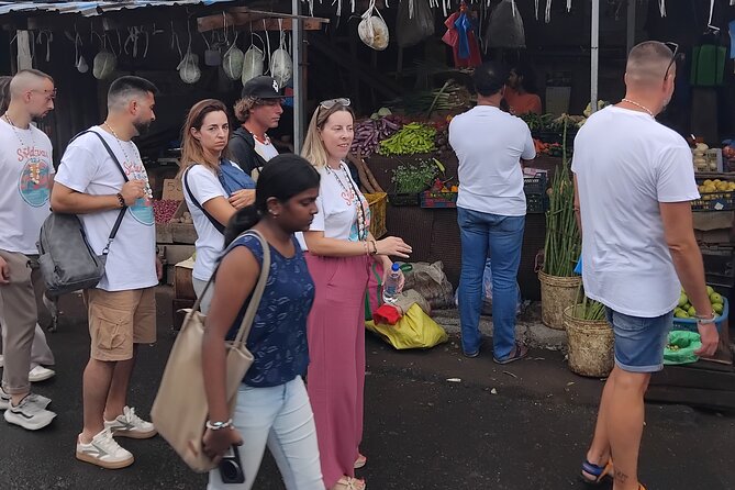 Colombo City Highlights Bus Tour - Jami Ul-Alfar Mosque gives Pettah a visual landmark