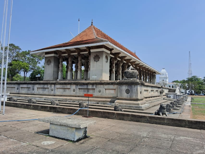 Colombo: City Sightseeing Tour by Car with Driver-Guide - Finishing at Galle Face Green