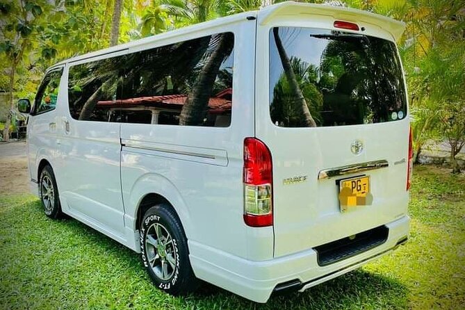 Colombo City to Colombo Airport (CMB) private Transfer - Punctuality and communication deserve your attention