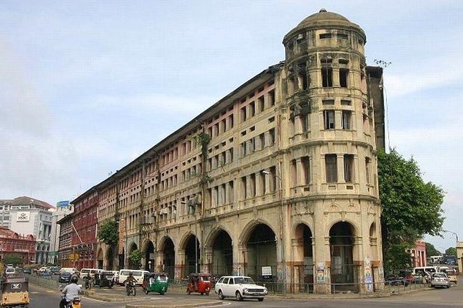 Colombo City Tour by Car – Private & All-Inclusive - Galle Face, Port City, and the sea