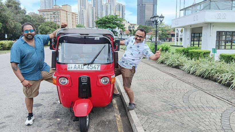 Colombo City Tour by Tuk-Tuk with Hotel Pickup - All Include - Parks and monuments give you a calmer Colombo