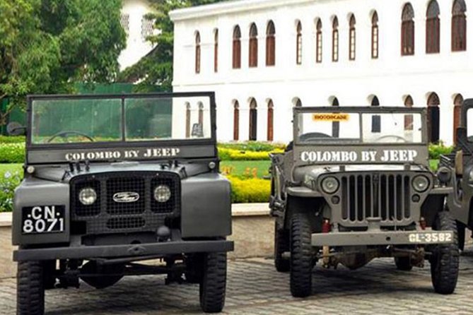 Colombo City Tour by War Jeep - Gangarama Seema Malakaya and the War Memorial