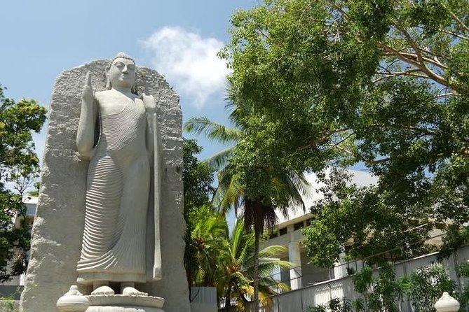 Colombo City Tour from Negombo - BMICH and the story of modern Sri Lanka