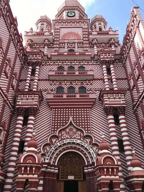 Colombo City Tour with Entry Tickets & Hotel Pickup - A calmer hour in Viharamahadevi Park