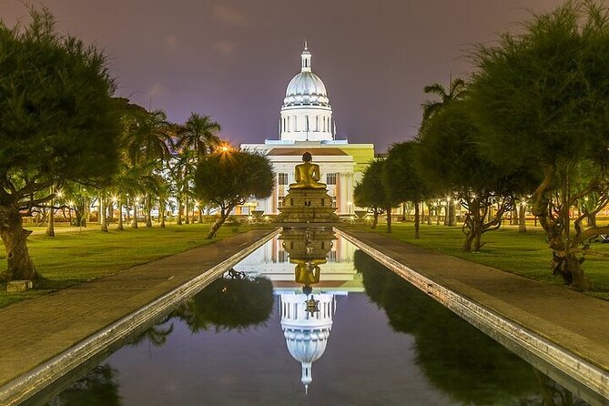Colombo City Tour With Historical Places ( All Inclusive ) - One hour at Gangaramaya Temple