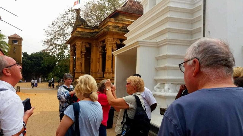 Colombo: Guided City Tour - Gangaramaya Temple and Colombo’s Buddhist character