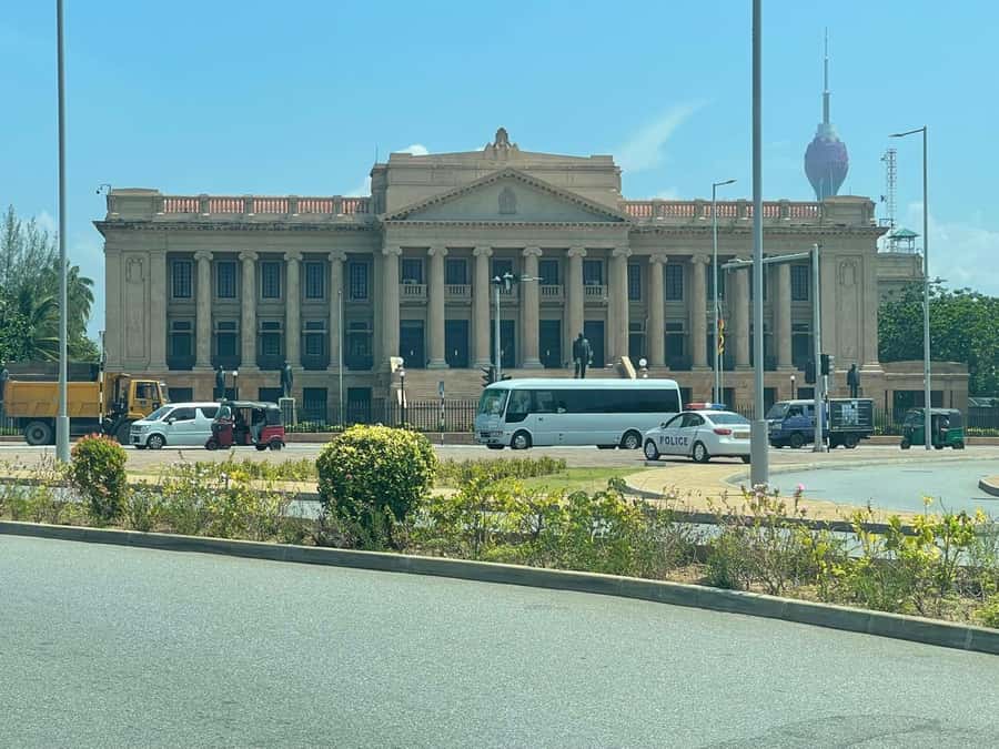 Colombo: Guided City Tour with Entry Tickets - Why four hours works well in Colombo
