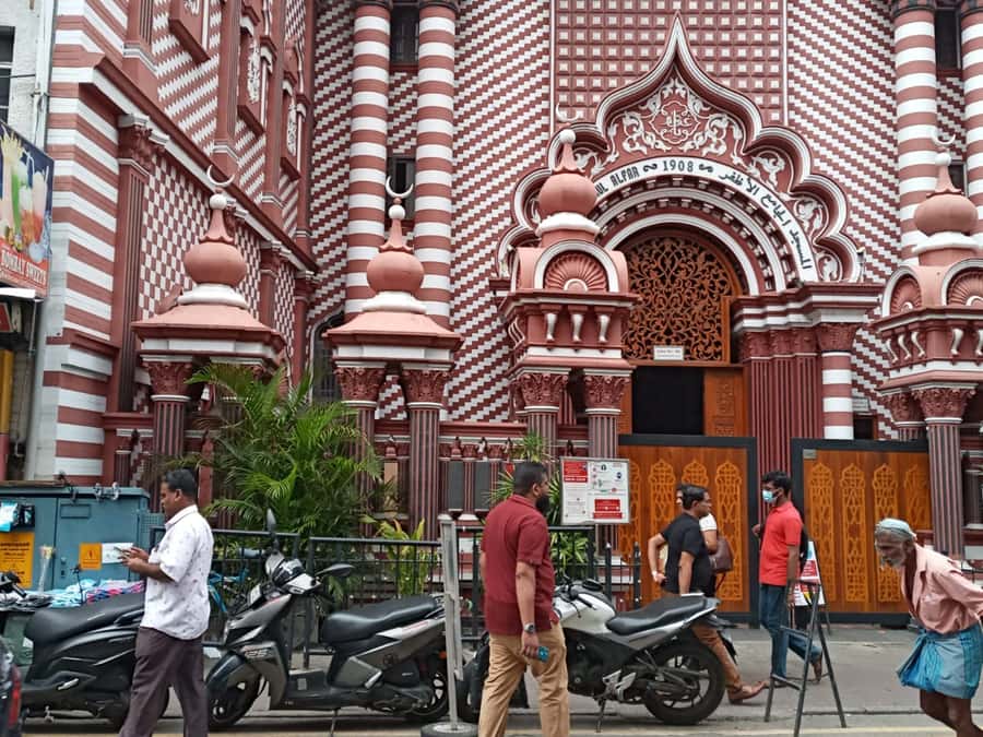 Colombo: Guided City Tour with Entry Tickets - Who should book this Colombo tour