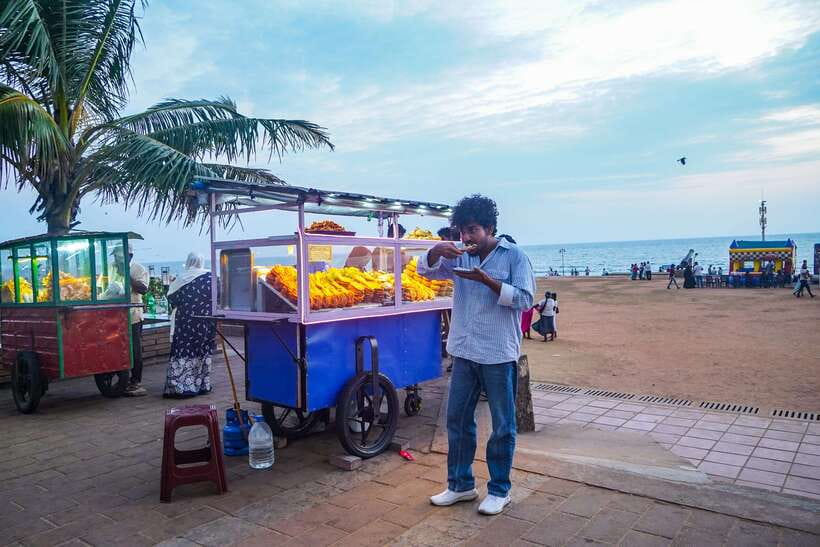 Colombo Local Food Tour by Tuk Tuk – All Inclusive - Street food, hoppers and the rhythm of small stops