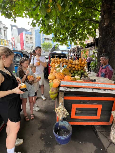 Colombo: Local Food Tour & Sightseeing by Tuk-Tuk with Meals - Kottu, Hoppers, Pittu, and Rice and Curry