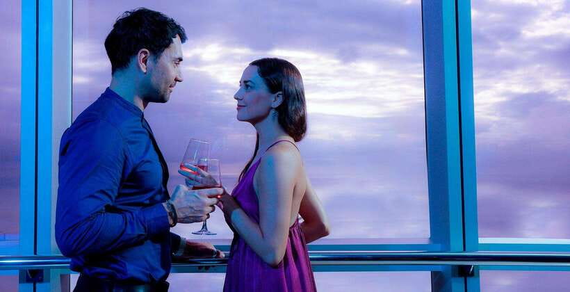 Colombo: Lotus Tower Celebration Dining Experience with Cake - Key points to know before booking