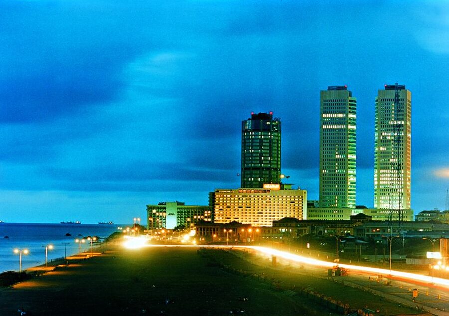 Colombo: Private City Sightseeing Tour - Galle Face Green and the sea-front finish