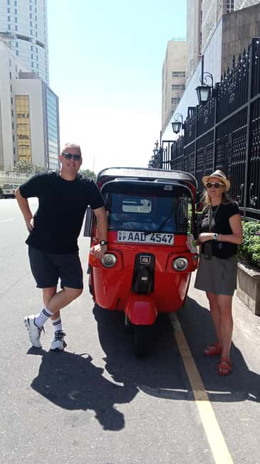 Colombo: Private City Tour by Tuk tuk - All Inclusive - Seema Malakaya and the city’s quieter side