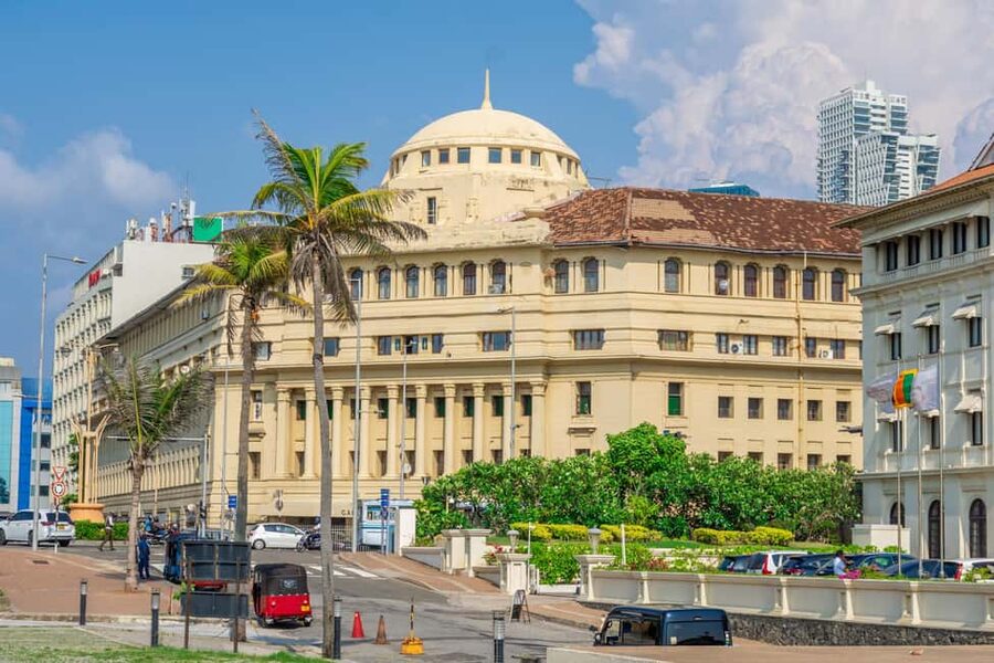 Colombo: private city tour from Negombo with hotel transfers - The Hindu Kovil and the importance of timing