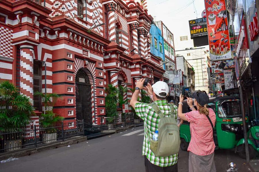 Colombo: private city tour from Negombo with hotel transfers - Gangaramaya Temple and Colombo’s Buddhist traditions