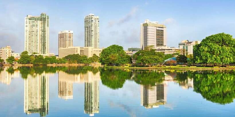 Colombo: Private custom tour with a local guide - Museums and paid attractions cost extra