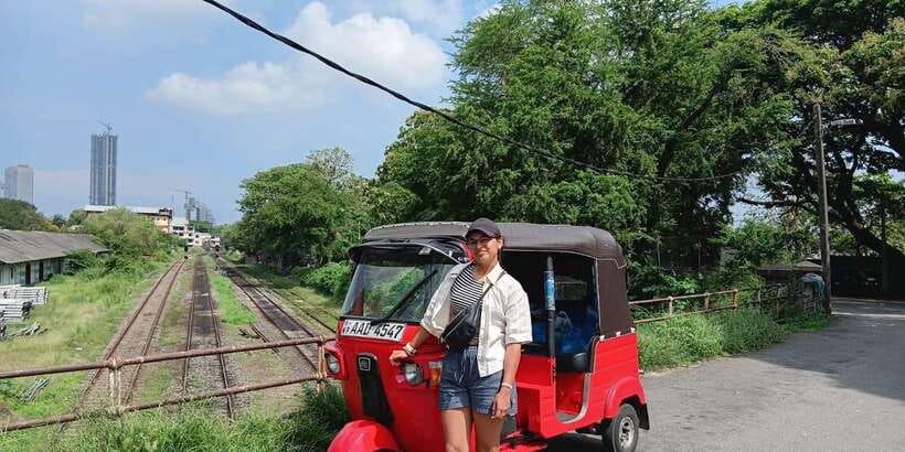 Colombo Private Guided City Tour by Tuk Tuk - All Inclusive - Gangaramaya Temple starts the cultural story