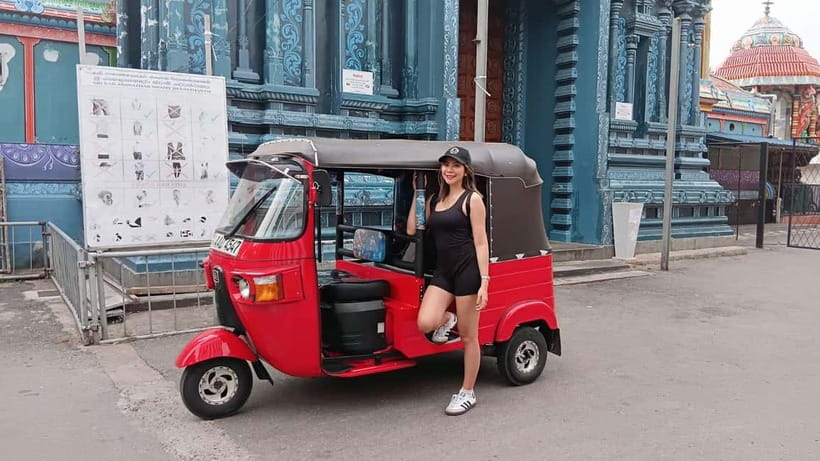 Colombo Private Guided City Tour by Tuk Tuk - All Inclusive - The Red Mosque brings color to Pettah