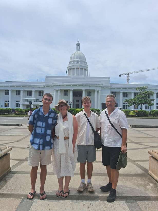 Colombo: Private Guided Tuk Tuk City Tour with Hotel Pickup - Independence Memorial Hall and the newer city