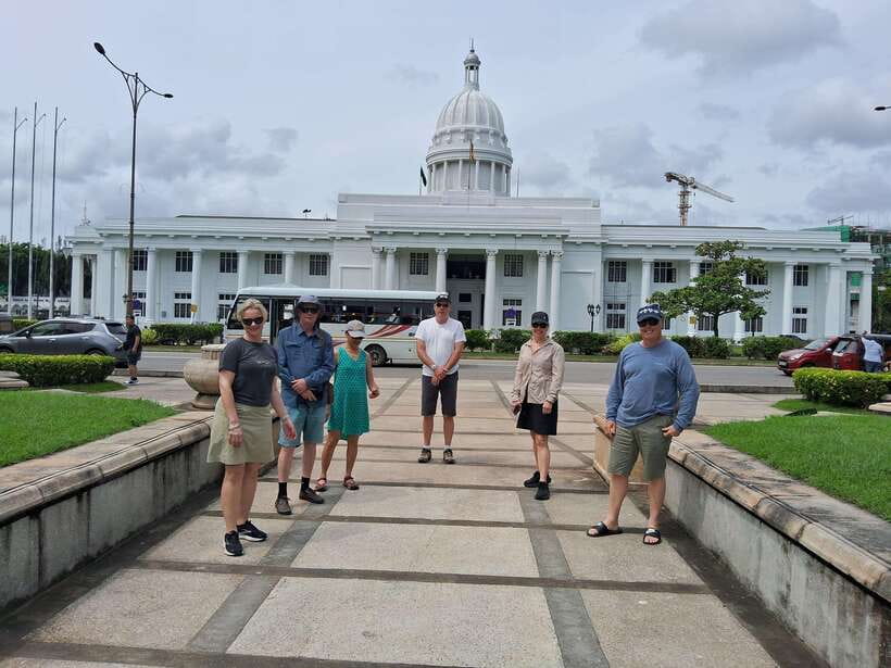 Colombo: Private Guided Tuk Tuk City Tour with Hotel Pickup - Tea, king coconut, and the shopping question