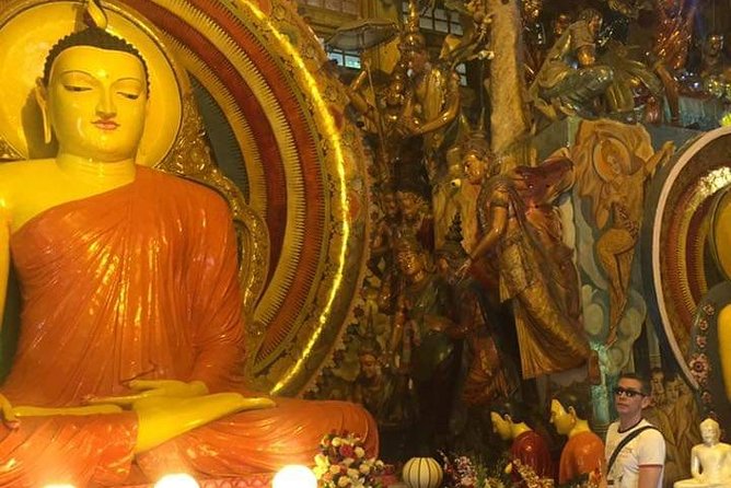 Colombo Private guideTour byTuk Tuk Morning Evening All inclusive - Wolfenden Church, Cargills, and the Dutch Hospital