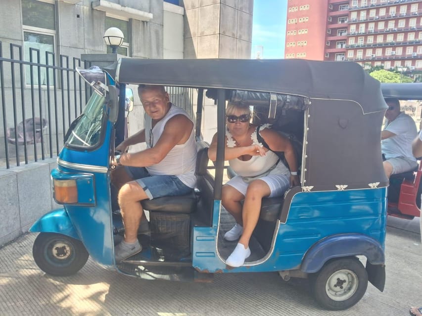 Colombo: Private Tuk-Tuk City Tour with All Entry Fees - What the driver-guide adds