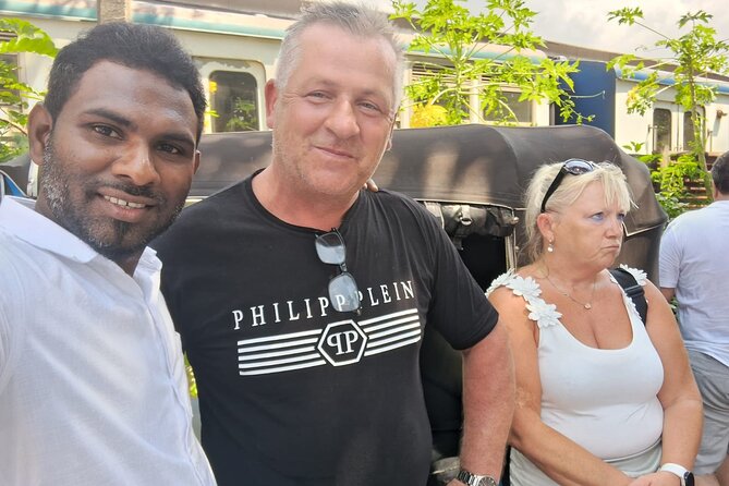 Colombo Private Tuk-Tuk City Tour with All Entry Fees Included - Gangaramaya Temple and the first taste of Colombo