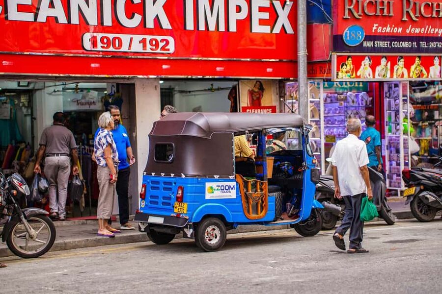 Colombo: Private Tuk-Tuk City Tour with Guide & All Tickets - Pettah Floating Market and Colombo’s Working Center