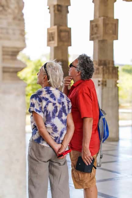 Colombo: Private Tuk-Tuk City Tour with Guide & All Tickets - Red Mosque, Hindu Temple, and Many Faiths