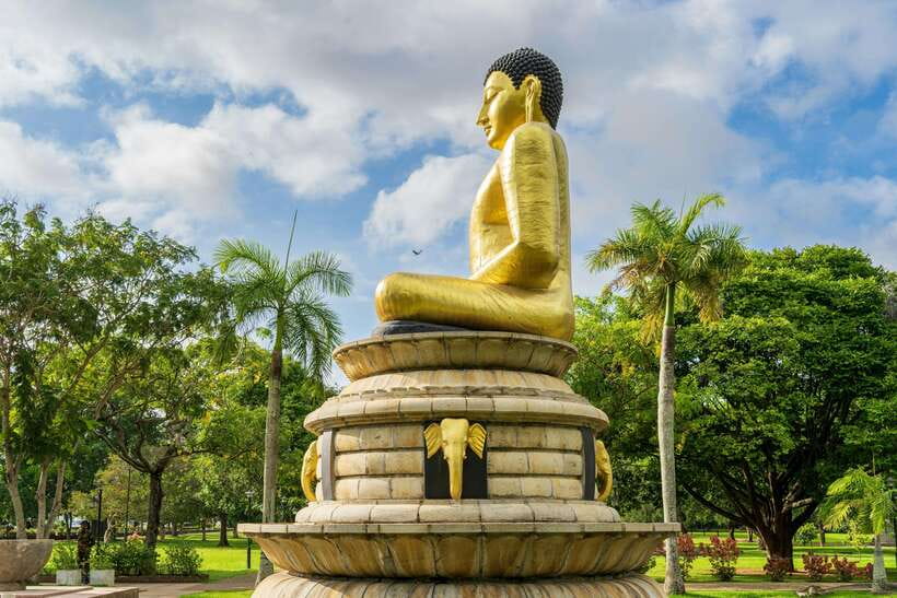 Colombo Shore Excursion, History Legacy and hidden gems - Gangaramaya Temple, a fuller cultural stop