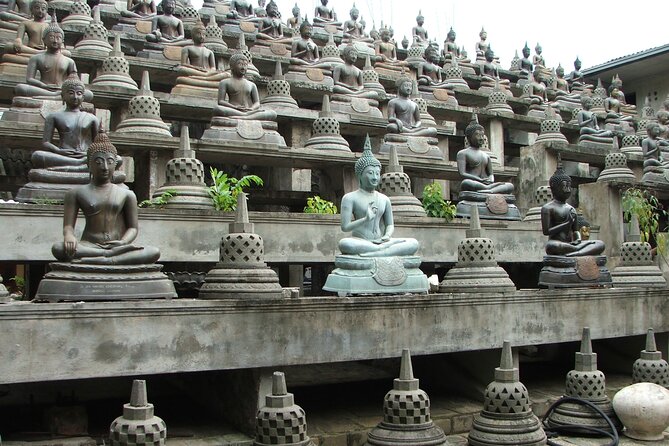 Colombo Sightseeing and Shopping Private Tour Including Lunch - Galle Face Green and the Indian Ocean
