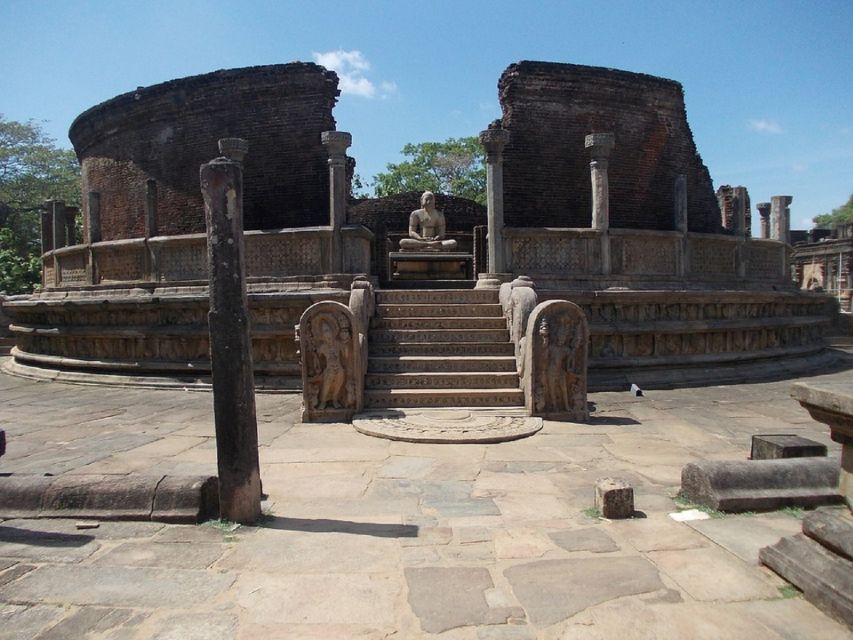 Colombo: Sri Lanka Cultural Triangle Hotspots 2-Day Tour - Dambulla’s five cave shrines