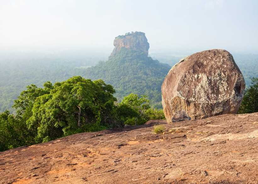 Colombo: Sri Lanka Cultural Triangle Hotspots 2-Day Tour - Shops, spice gardens, and the less historic stops