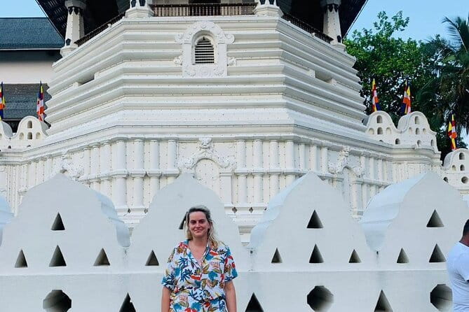Colombo to Kandy Shuttle with Dambulla Sightseeing Tour - Who will get the most from this tour