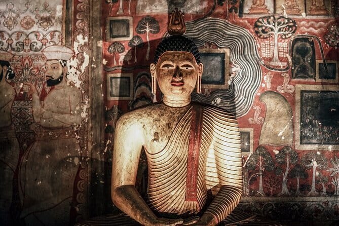 Colombo to Kandy Shuttle with Dambulla Sightseeing Tour - A local lunch at Pelvehera