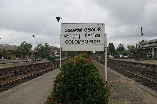 Colombo to Kandy Train Tickets (Reserved Seats) - Colombo Fort departure and the first practical steps